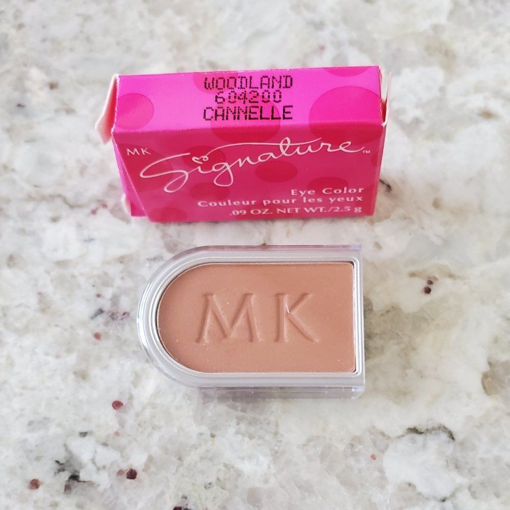 Mary Kay Signature Woodland eye color
